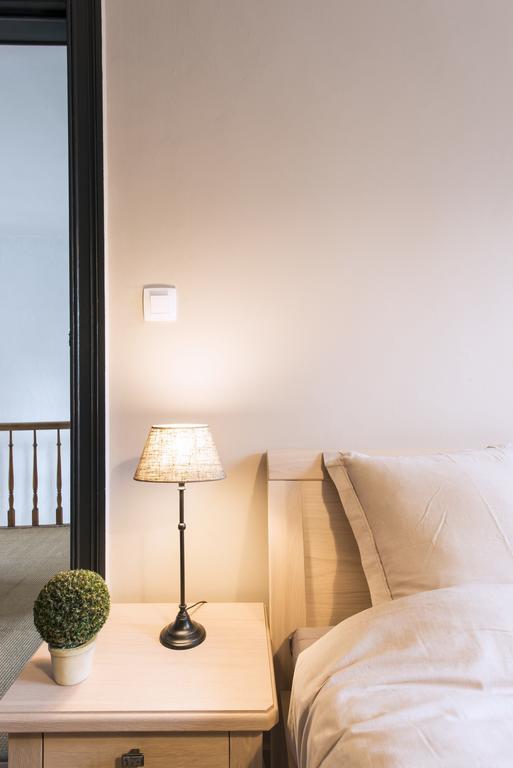 Well Thirteen By Romy&Travis Bruges Room photo